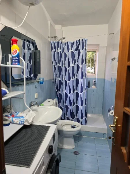Tirane, jepet me qera apartament 1+1 Kati 2, 60 m² 400 € (RRUGA IRFAN TOMINI)
