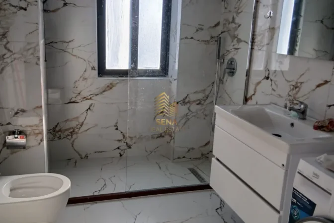 Tirane, jepet me qera apartament 2+1+Ballkon Kati 4, 85 m² 450 € (Fresk)
