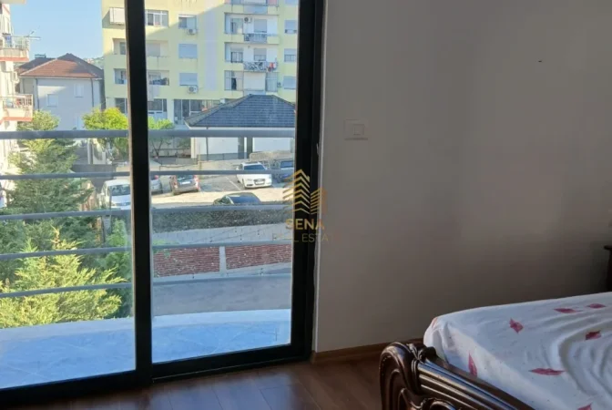 Tirane, jepet me qera apartament 2+1+Ballkon Kati 4, 85 m² 450 € (Fresk)
