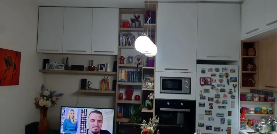 Tirane, shitet apartament 2+1 Kati 4, 76 m² 98.000 € (YZBERISHT)