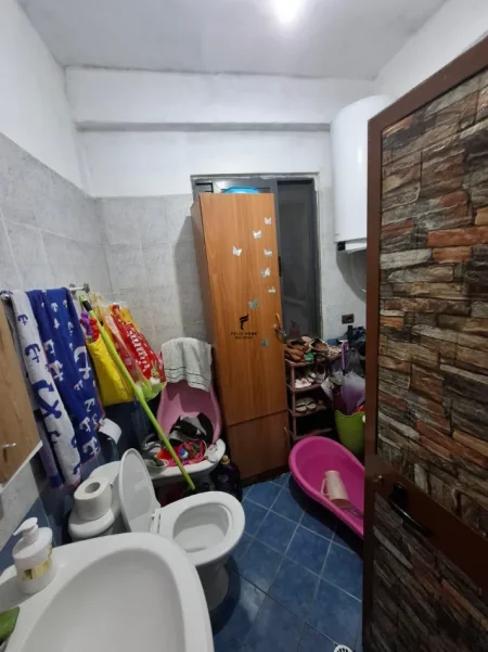Tirane, shitet apartament 2+1 Kati 4, 76 m² 98.000 € (YZBERISHT)