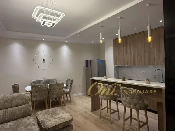 Tirane, jepet me qera apartament 2+1 Kati 3, 100 m² 800 € (LIQENI I THATE)