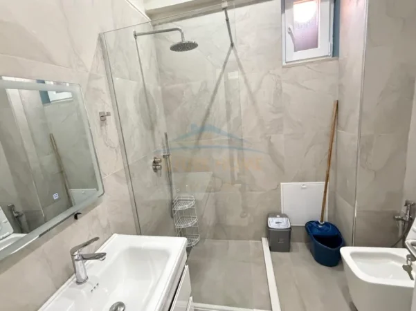 Tirane, jepet me qera apartament 1+1 Kati 1, 65 m² (Stacioni i Trenit)