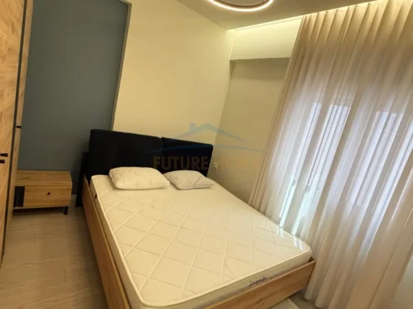 Tirane, jepet me qera apartament 1+1 Kati 1, 65 m² (Stacioni i Trenit)
