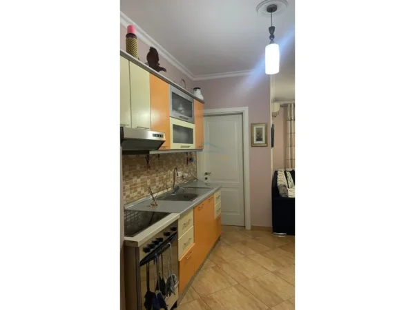 Tirane, jepet me qera apartament 2+1 Kati 4, 80 m² 600 € (Astir)