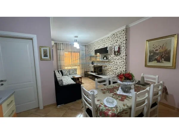 Tirane, jepet me qera apartament 2+1 Kati 4, 80 m² 600 € (Astir)