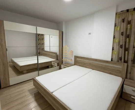 Tirane, jepet me qera apartament 2+1+Ballkon Kati 8, 90 m² 500 € (Fresk)