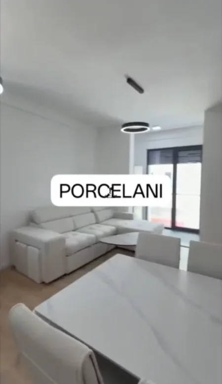 Tirane, jepet me qera apartament 1+1 Kati 3, 70 m² 620 € (PORCELANI)