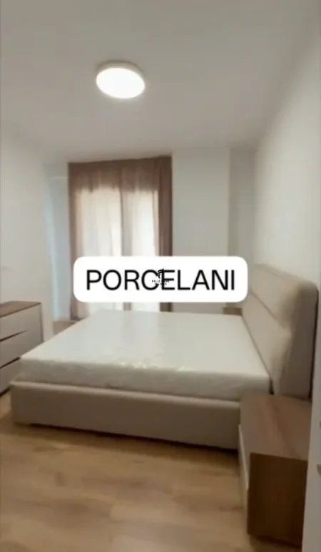 Tirane, jepet me qera apartament 1+1 Kati 3, 70 m² 620 € (PORCELANI)