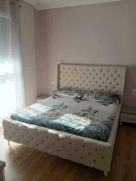 Tirane, jepet me qera apartament 1+1+Aneks+Ballkon Kati 9, 63 m² 500 € (Don Bosko, Rezidenca Trio Towers)
