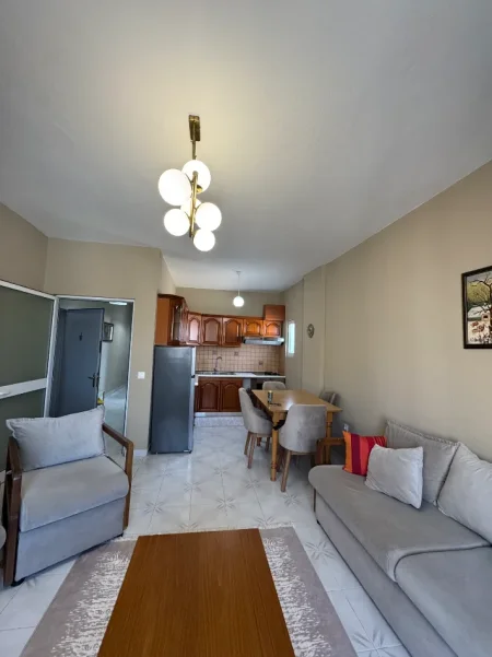 Tirane, jepet me qera apartament 2+1+Ballkon Kati 6, 105 m² 500 € (Globe, Rruga e Kavajes)