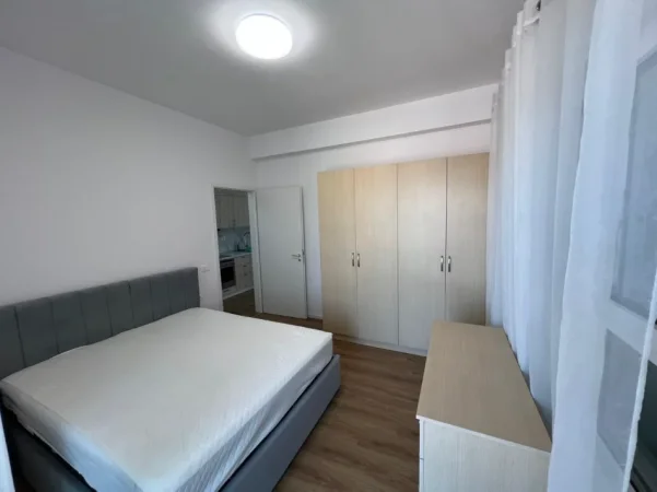 Tirane, jepet me qera apartament 1+1+Ballkon Kati 4, 450 € (Ali Dem, Rezidenca Kadiu)