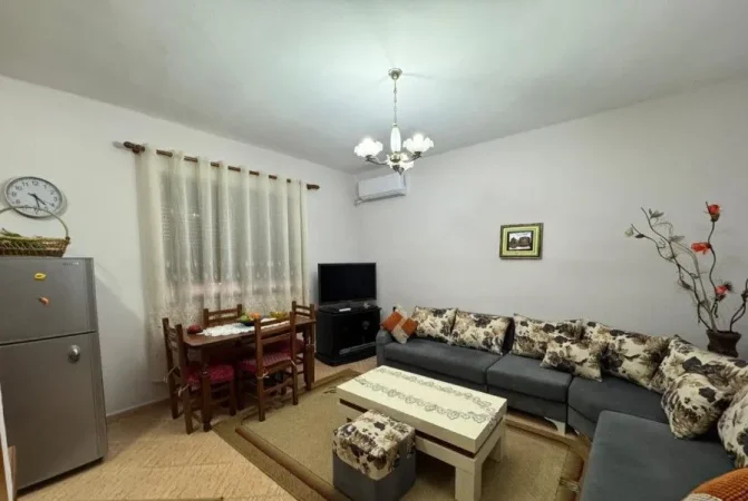 Tirane, jepet me qera apartament 1+1 Kati 4, 80 m² 460 € (Rruga Pandi Dardha)