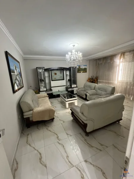 Tirane, jepet me qera apartament 4+1 Kati 15, 147 m² 1.020 € 