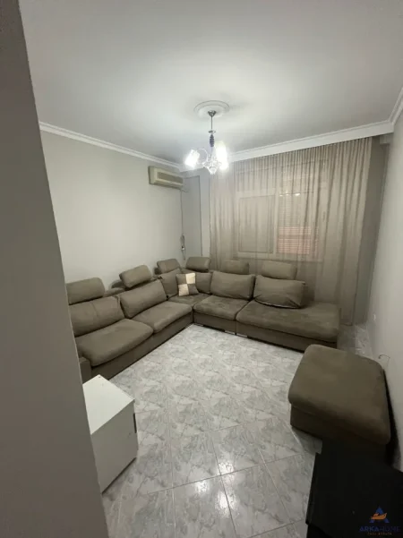 Tirane, jepet me qera apartament 4+1 Kati 15, 147 m² 1.020 € 