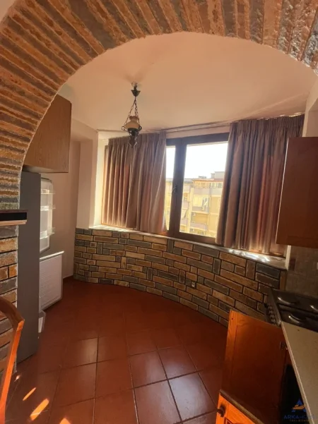 Tirane, jepet me qera apartament 4+1 Kati 15, 147 m² 1.020 € 