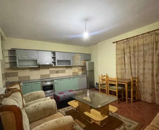 Tirane, jepet me qera apartament 2+1+Ballkon Kati 1, 100 m² 450 € (5 Maji)