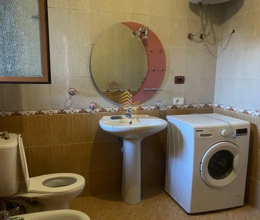 Tirane, jepet me qera apartament 2+1+Ballkon Kati 1, 100 m² 450 € (5 Maji)