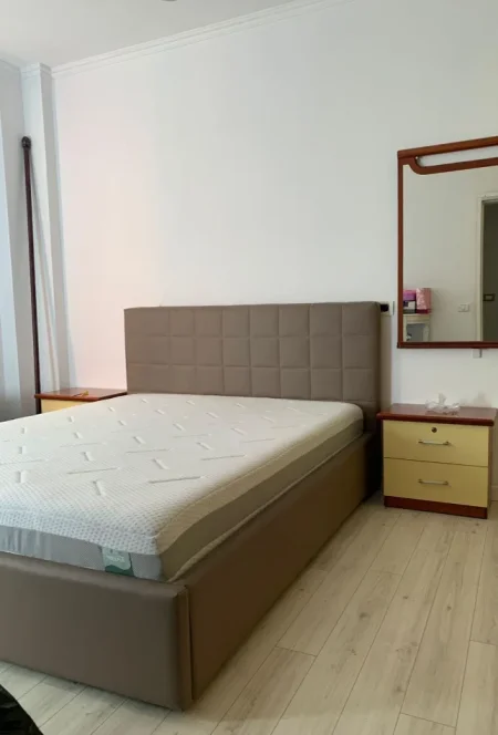 Tirane, jepet me qera apartament 1+1 Kati 3, 70 m² 500 € (KODRA E DIELLIT)