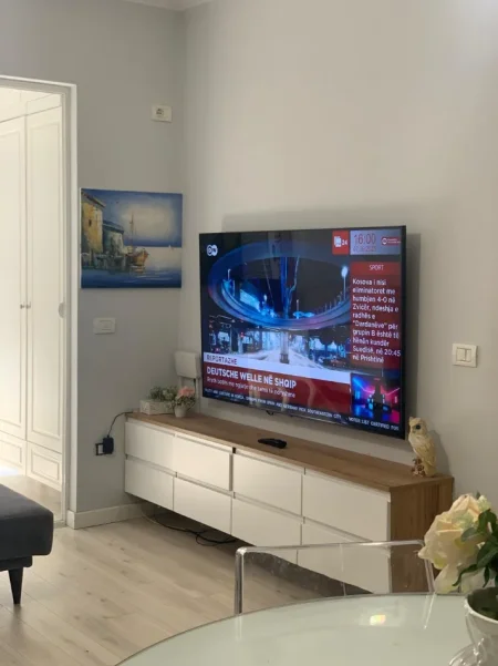 Tirane, jepet me qera apartament 1+1 Kati 3, 70 m² 500 € (KODRA E DIELLIT)