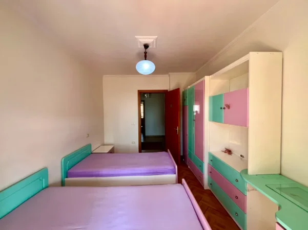 Shqiperi, jepet me qera apartament 2+1+Ballkon Kati 4, 100 m² 700 € (Tefta tashko koco)