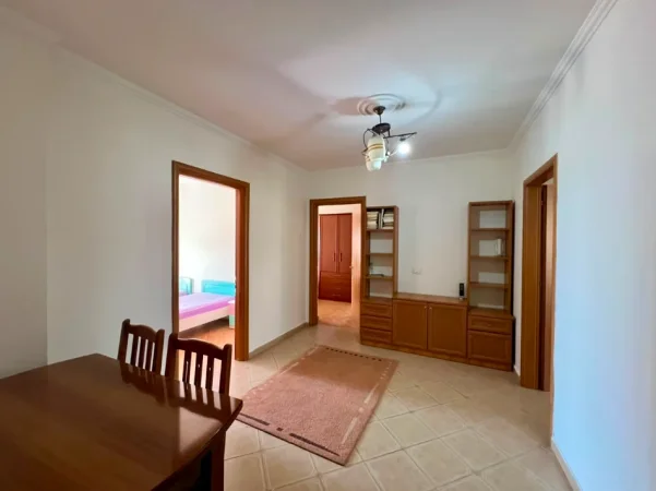 Shqiperi, jepet me qera apartament 2+1+Ballkon Kati 4, 100 m² 700 € (Tefta tashko koco)