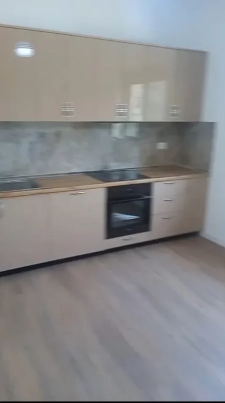 Tirane, jepet me qera apartament 3+1 Kati 2, 120 m² 400 € (Kamëz Municipality)