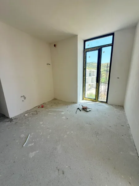 Radhime - Orikum, jepet me qera apartament 1+1 Kati 2, 60 m² 182.000 € (RADHIME)
