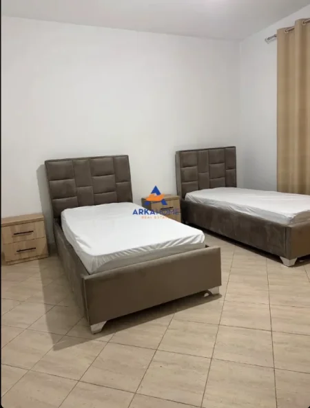 Tirane, jepet me qera apartament 2+1+Ballkon Kati 1, 70 m² 450 € 