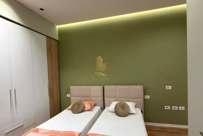 Tirane, jepet me qera apartament 2+1+Ballkon Kati 1, 95 m² 600 € (Kompleksi Golden Park)