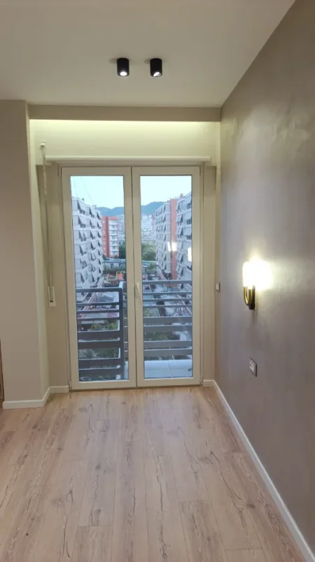 Tirane, jepet me qera apartament 1+1 Kati 6, 74 m² 800 € (PERBALLE DELIJORGJI)