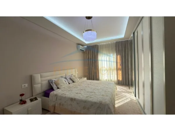 Tirane, shes apartament 2+1+Ballkon Kati 5, 119 m² 155.000 € (astir)
