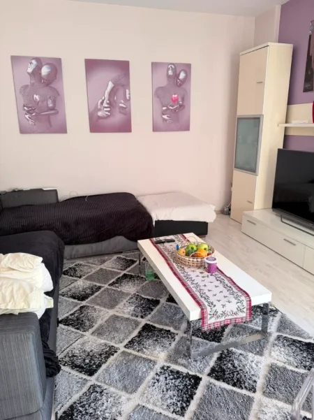 Tirane, jepet me qera apartament 1+1 , 70 m² 550 € (Materniteti Koco Glozheni)