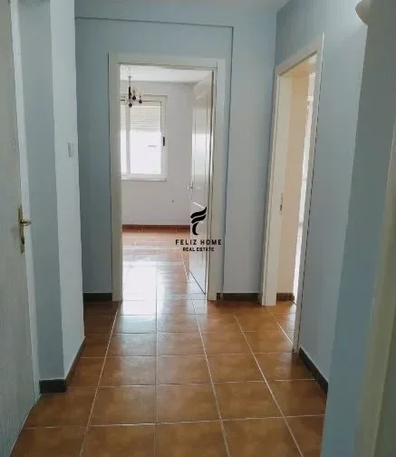 Tirane, jepet me qera zyre Kati 2, 55 m² 600 € (21 DHJETORI)