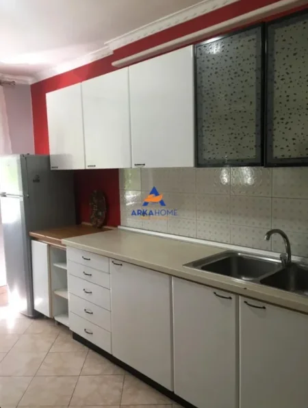 Tirane, jepet me qera apartament 2+1 Kati 4, 76 m² 643 € 