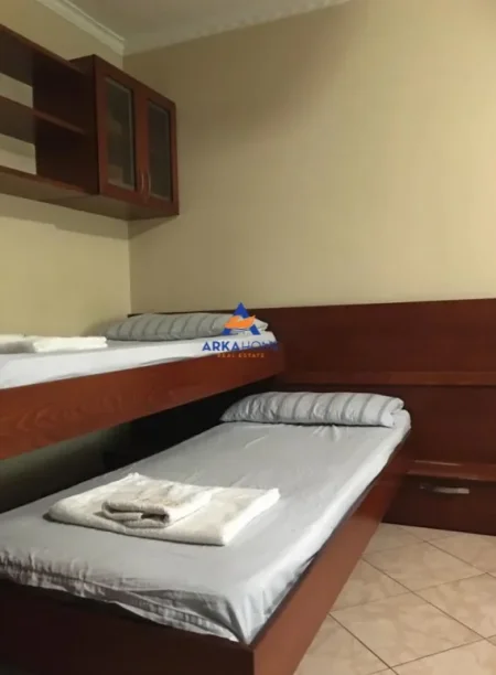 Tirane, jepet me qera apartament 2+1 Kati 4, 76 m² 643 € 