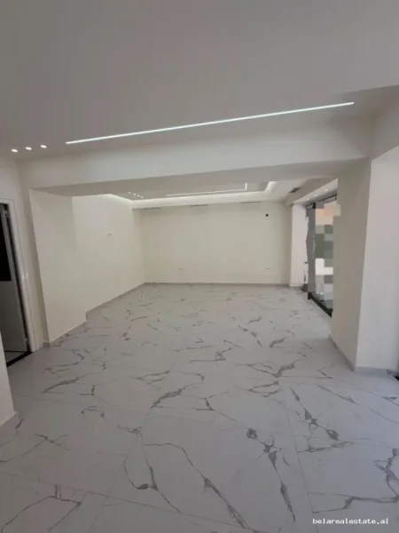Tirane, jepet me qera dyqan Kati 0, 38 m² 700 € (Rruga Spiro Cipi)