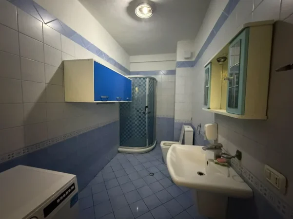 Tirane, jepet me qera apartament 2+1 Kati 5, 94 m² 450 € (ASTIR)
