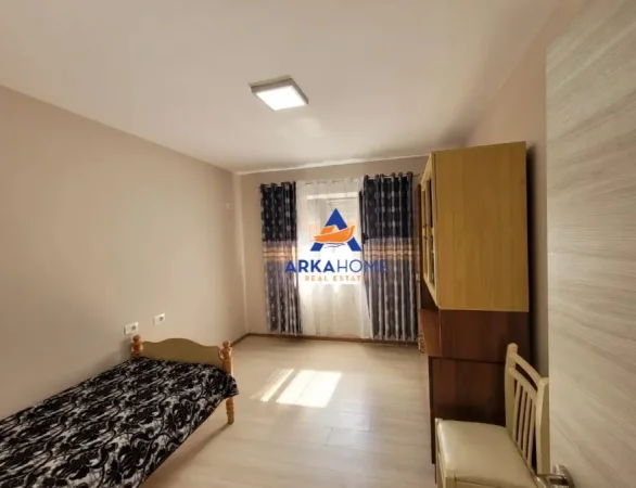 Tirane, jepet me qera apartament 2+1 Kati 2, 74 m² 650 € 