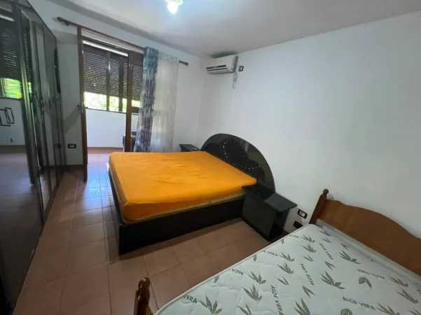 Tirane, jepet me qera apartament 1+1+Ballkon Kati 3, 55 m² 400 € (Mine Peza)