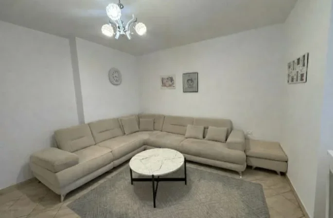 Tirane, shitet apartament 1+1+Ballkon Kati 6, 69 m² 83.000 € (mezez)
