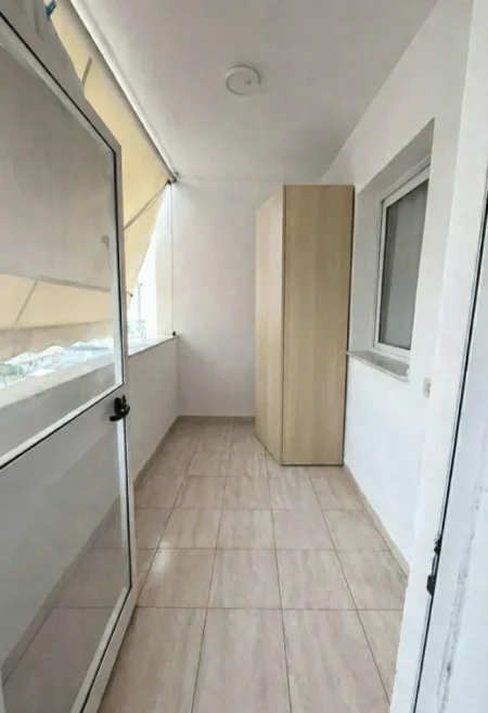 Tirane, shitet apartament 1+1+Ballkon Kati 6, 69 m² 83.000 € (mezez)