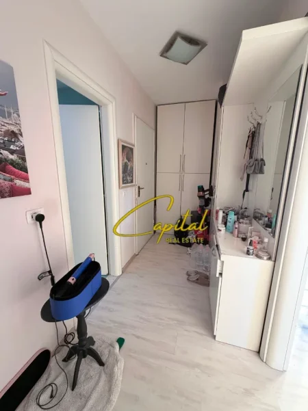 Tirane, jepet me qera apartament 1+1 Kati 8, 69 m² 550 € (MATERNITETI I RI)
