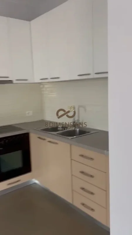 Apartament 2+1 + Ballkon me qera prane Spitalit Amerikan 3