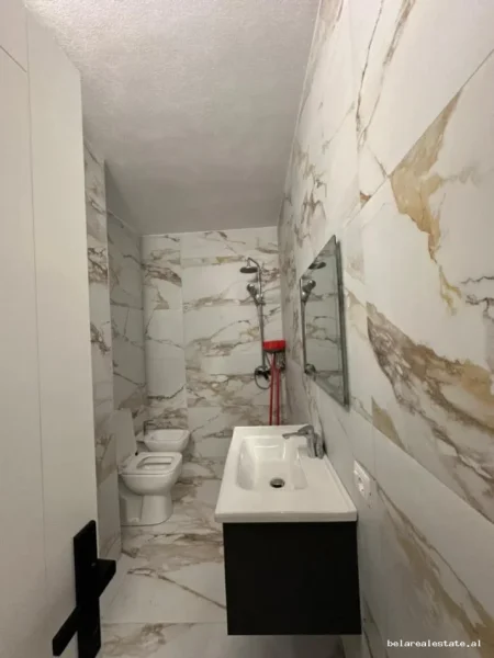 Tirane, shitet apartament 3+1 Kati 2, 102 m² 190.000 € (rruga Luigj Benusi)