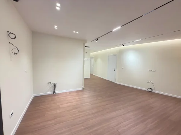 Tirane, shitet apartament 2+1+Ballkon Kati 5, 85 m² 180.000 € (Rrethi Shkozes)