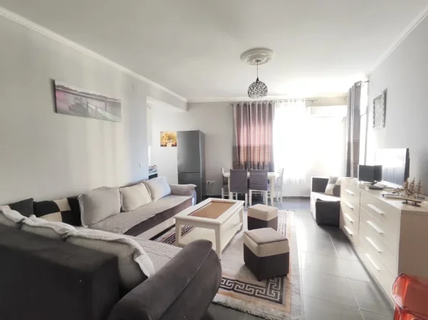 Tirane, jepet me qera apartament 1+1+Aneks+Ballkon Kati 3, 60 m² 450 € (kashar)
