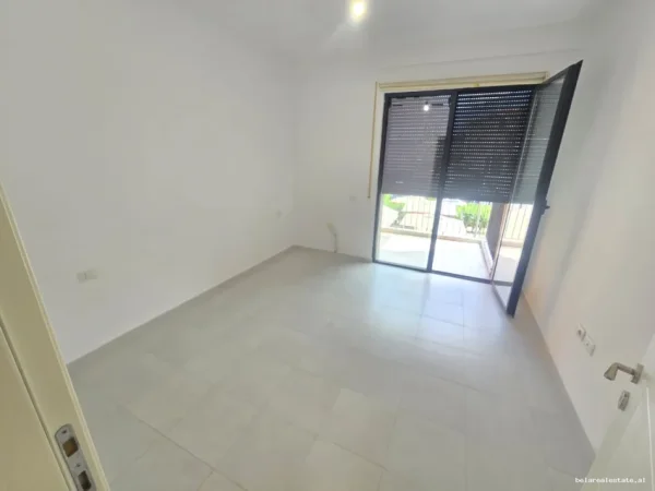 Tirane, jepet me qera zyre Kati 2, 100 m² 50.000 € (Rruga Sadik Petrela)
