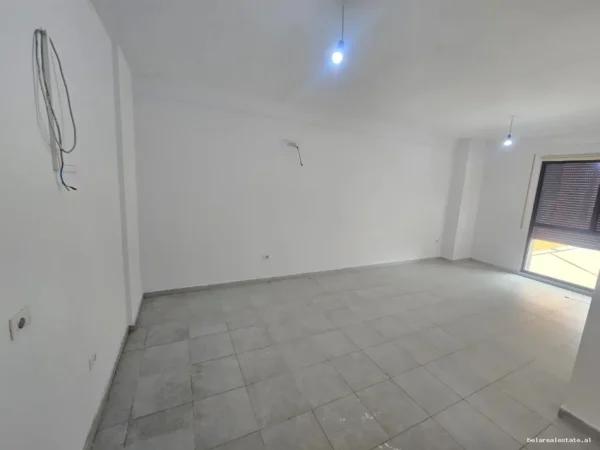 Tirane, jepet me qera zyre Kati 2, 100 m² 50.000 € (Rruga Sadik Petrela)