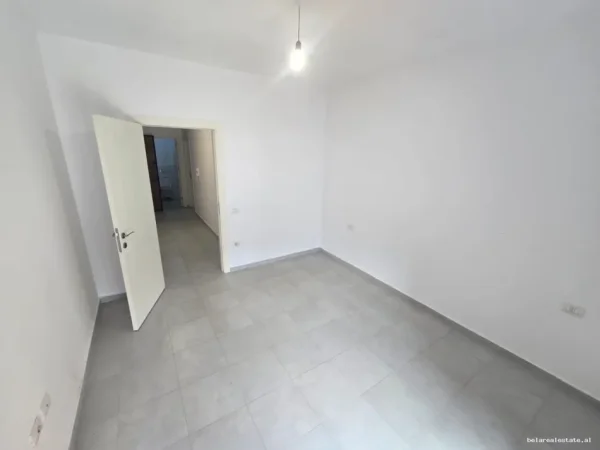 Tirane, jepet me qera zyre Kati 2, 100 m² 50.000 € (Rruga Sadik Petrela)